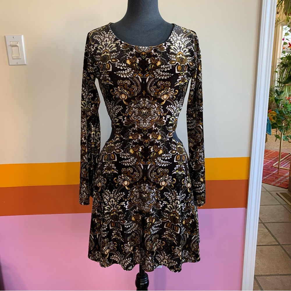VOLCOM CHILLED OUT DRESS . - Picture 6 of 10